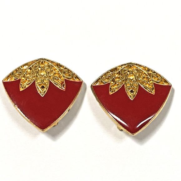 Vintage Clip On Earrings Goldtone Filigree & Red Enamel 1980's Boss Lady Chic - Picture 1 of 7